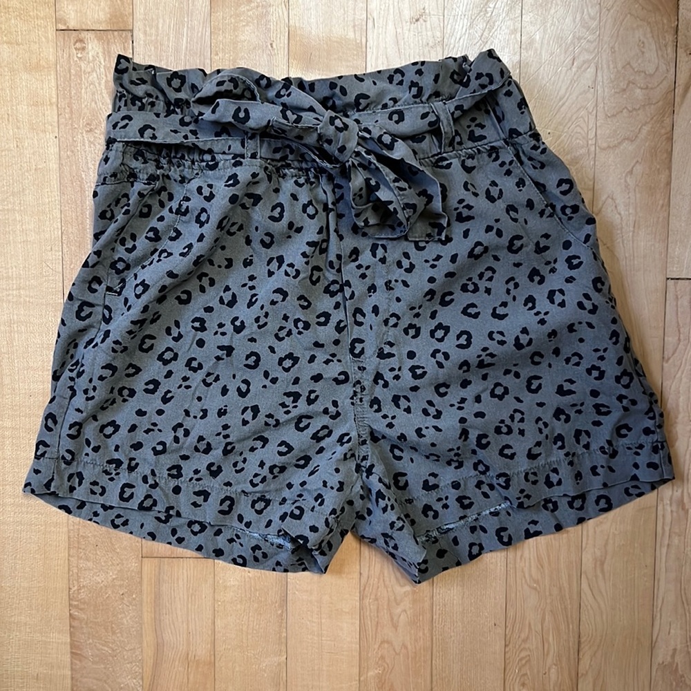 Thread & Supply paperbag leopard print shorts